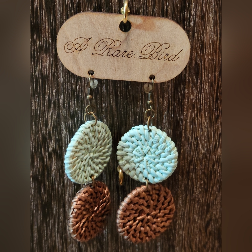 A rare bird woven earrings